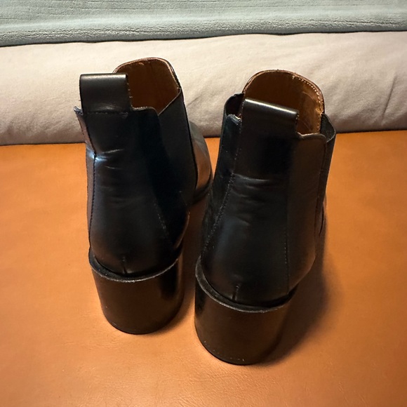 Everlane Modern Chelsea Boot - Picture 4 of 6